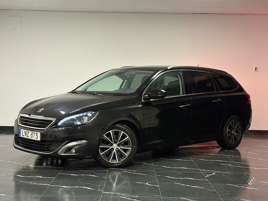 Peugeot 308 SW 1.2 PureTech 130 Allure Pano Navi 131hk