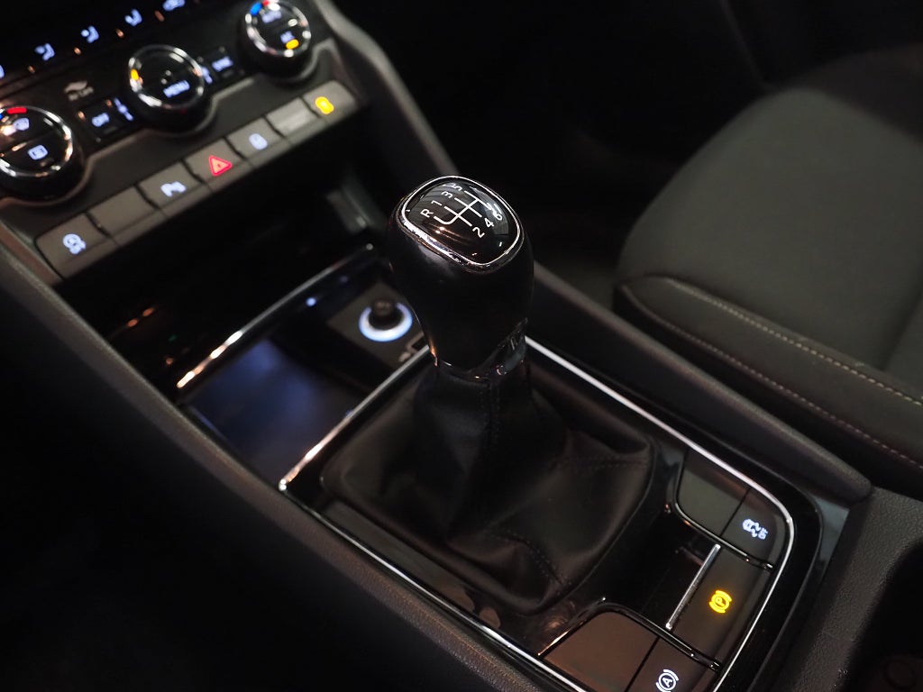 Skoda Karoq 1.0 TSI Ambition Euro 6 | P-Sensorer | Carplay | 2019