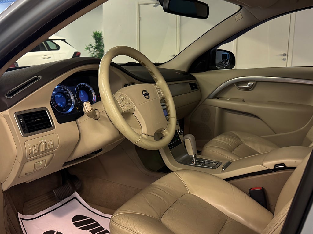 VOLVO V70 T6 286 ch 4x4 AWD GEARTRONIC SUMMUM BVA - ATTELAGE - CUIR - 233000 km