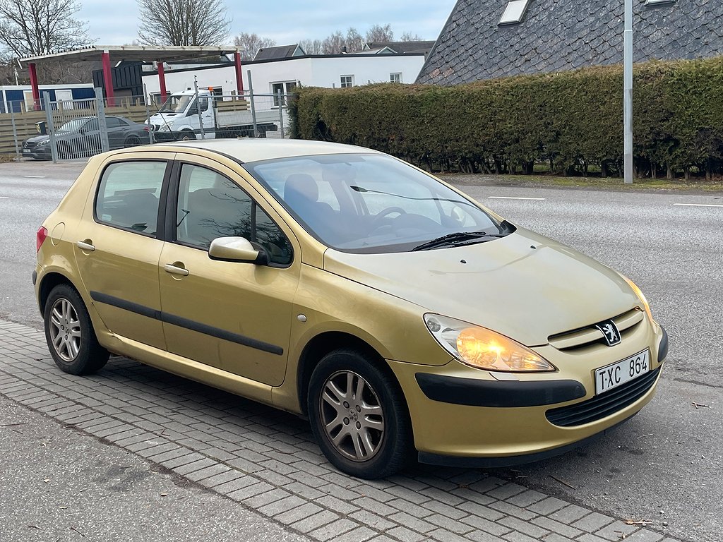 Peugeot 307 Nybesiktigad Lågmilad XS Euro 3