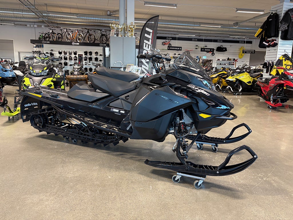 Ski-Doo Backcountry Adrenaline 600R E-TEC El-start