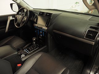 SUV Toyota Land Cruiser 13 av 27