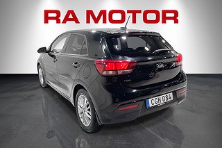 Halvkombi Kia Rio 9 av 25
