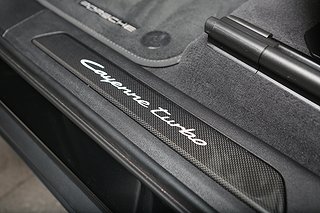SUV Porsche Cayenne 12 av 27