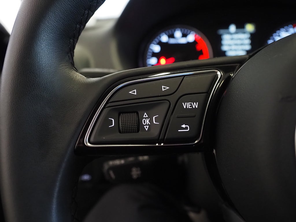 Audi Q2 35 TFSI 150hk S-Tronic | Backkamera | Låga mil | 2023