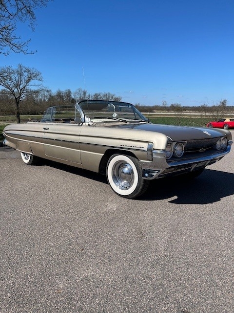 Oldsmobile Dynamic 88 1961, bild 2/29