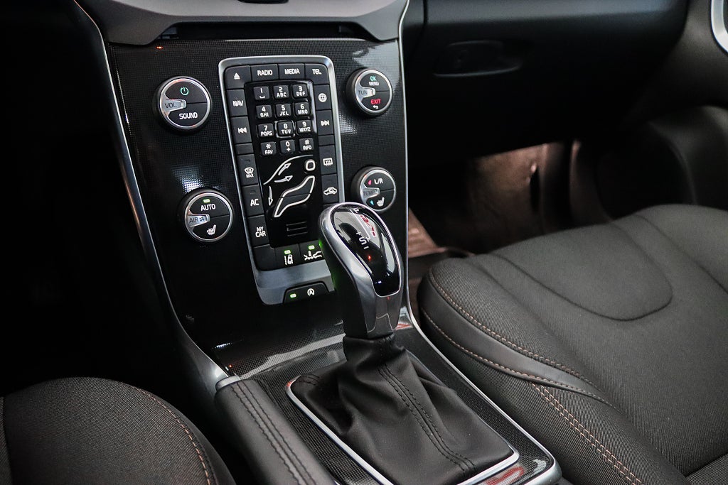 Volvo V40 Cross Country D3 Momentum Värmare Navi VoC B-Kam