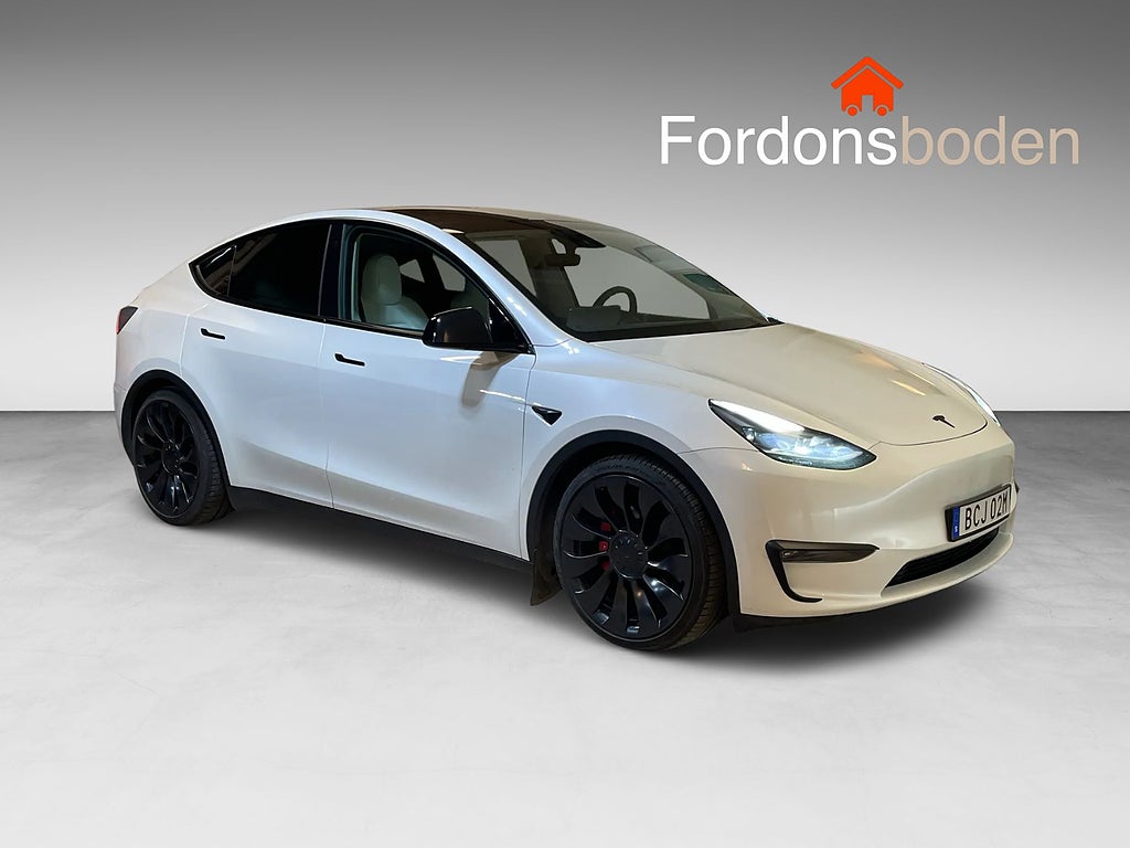 Tesla Model Y Performance Panorama Autopilot Drag MOMS