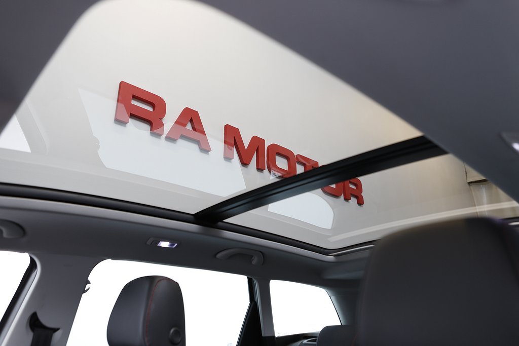 Seat Leon ST 2,0 TDI 150hk 4Drive FR Panorama Kamera Drag 2016
