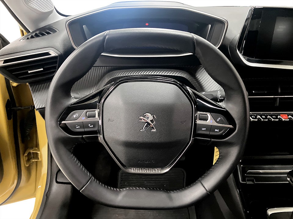Bild på Peugeot 208 Allure 1.2 PT 100hk B-KAMERA FARTHÅLLARE