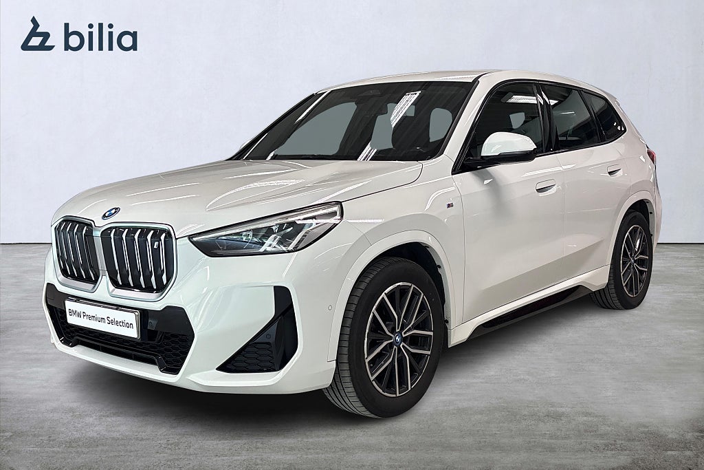 BMW iX1 xDrive 30 M-Sport | Backkamera | Rattvärme | Sportstol