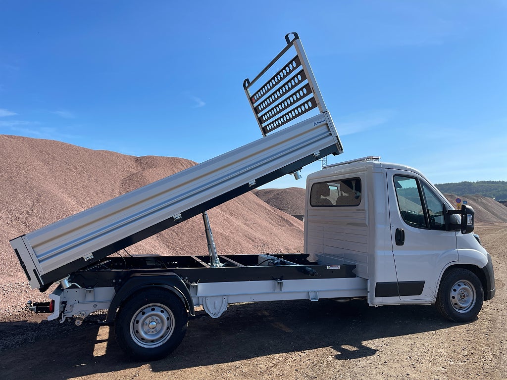 Bild på Peugeot Boxer Flak L370 BlueHDi 140hk 
