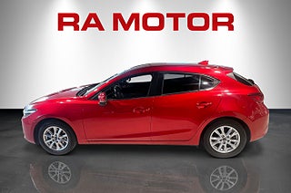 Halvkombi Mazda 3 7 av 13