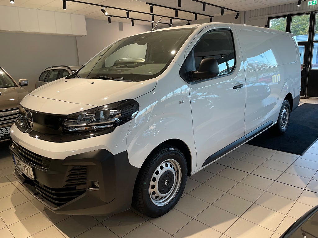 Opel Vivaro Skåpbil L3  2.0 BlueHDi *Dragkrok+Värmare *Låga mil