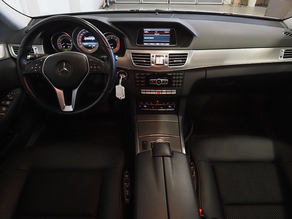 Mercedes-Benz E 220 T 7G-Tronic 170hk  Avantgarde Låga mil! 2014