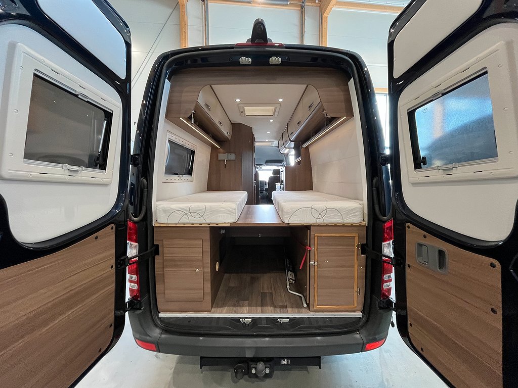 Bravia Swan 699 / Mercedes / Långbädd / Solcell / Drag /Auto - Bravia
