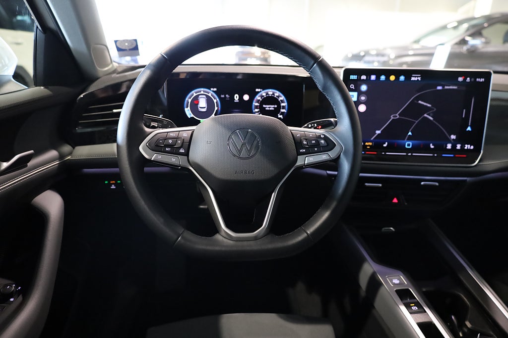 Volkswagen Passat Sportscombi 1.5 eTSI AUT Business Drag Värmare Massage 2025