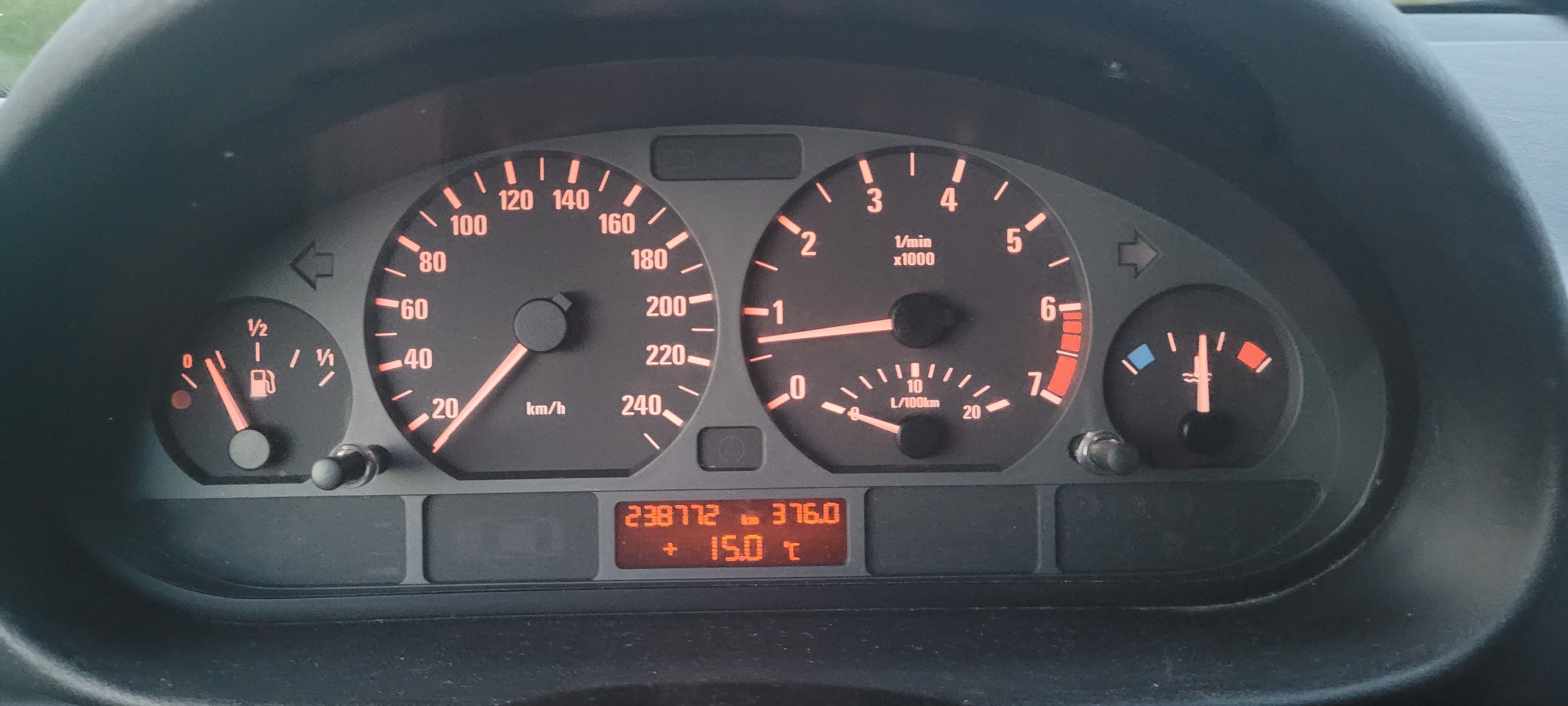 BMW 318 i Sedan 2003, bild 7/35