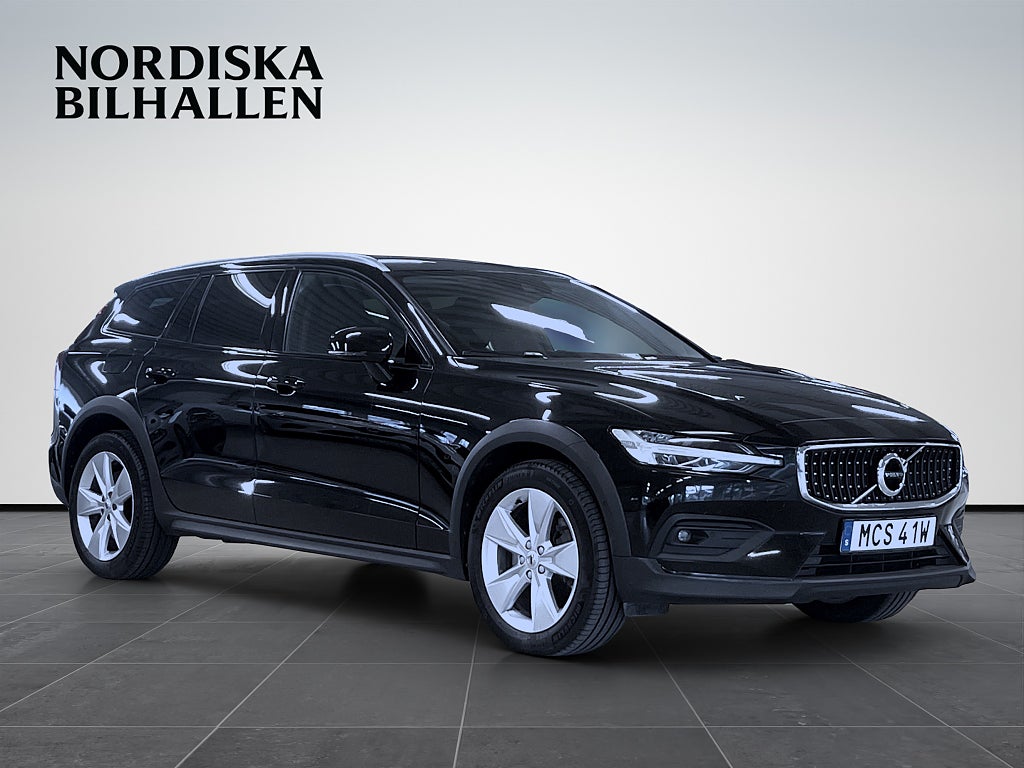 Volvo V60 Cross Country B4 AWD Geartronic Advanced SE Värmare Drag Kamera