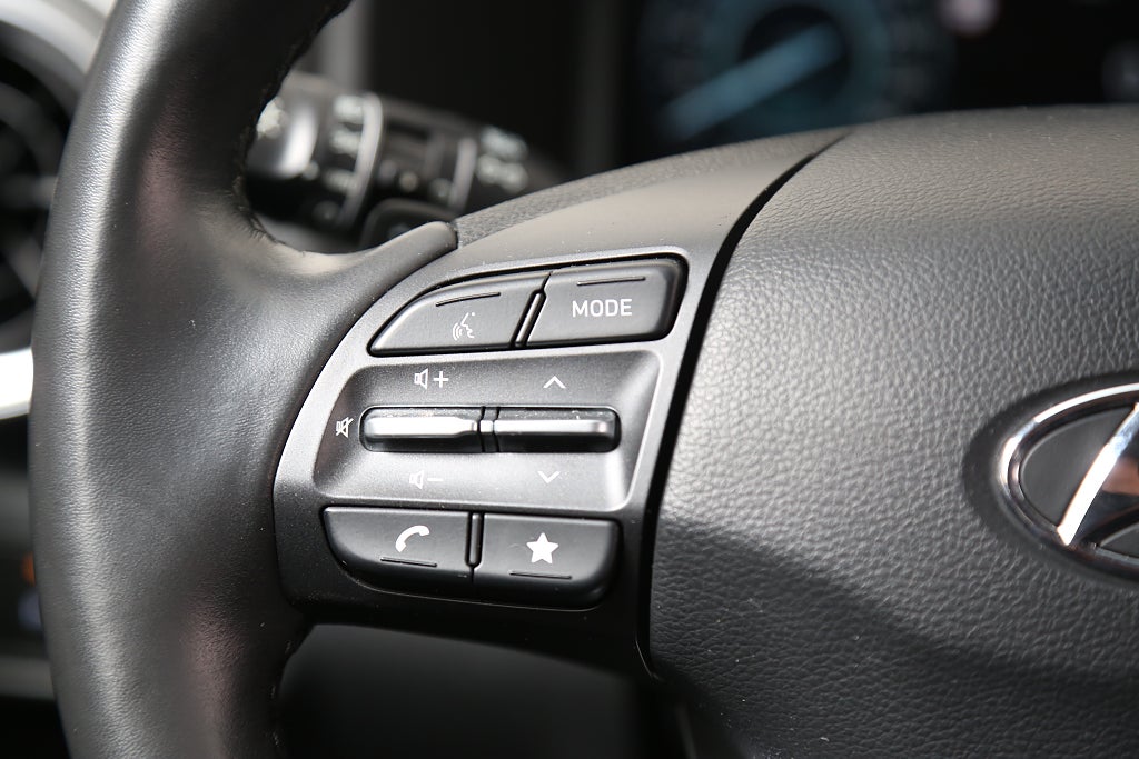 Hyundai Kona 64 kWh Essential 204hk Navi KRELL Dragkrok 2021