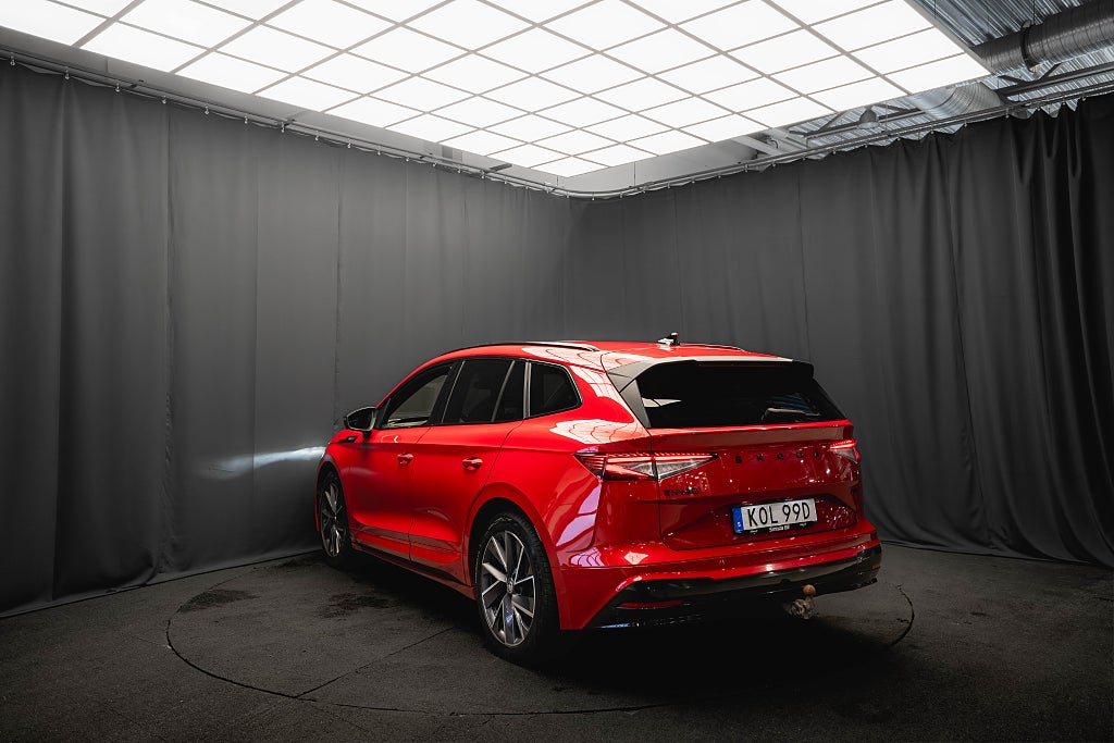 Skoda Enyaq iV 80x SPORTLINE DRAG 360 KAMERA HUD PANO 93% BATTERIHÄLSA