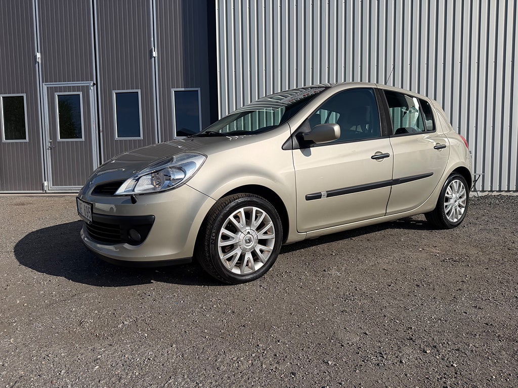 Renault Clio 5-dörrars Halvkombi 1.2 TCe Manuell Euro 4