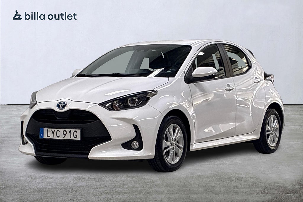 Toyota Yaris Hybrid CVT Active 116hk Backkamera Rattvärm MOMS