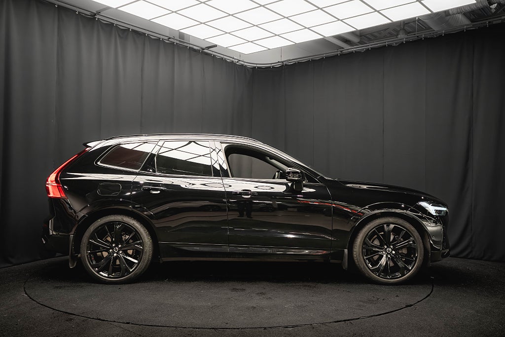 Volvo XC60 T6 AWD ULTRA BLACK LUFT PANO DRAG B&W HUD 360°  MOMS