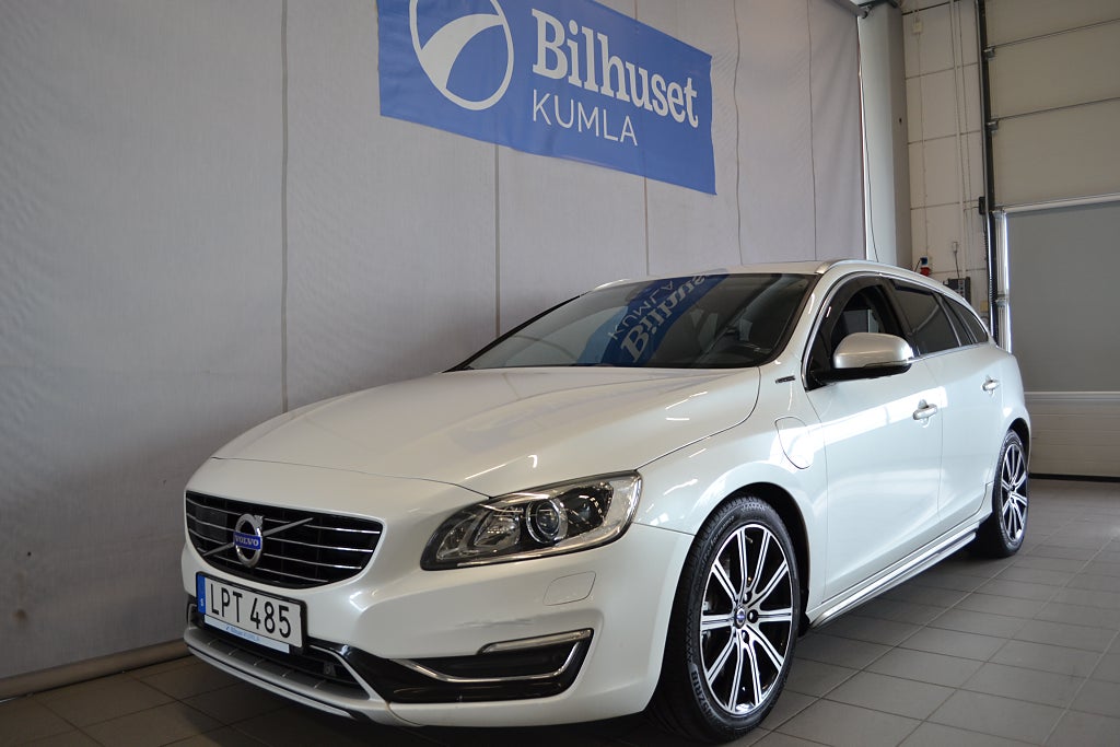 Volvo V60 D6 Plug-in Hybrid 283hk Summum AWD Aut Drag Navi  