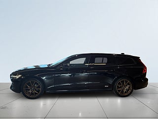 Volvo V60 D3 AWD Momentum Dvärme Dragkrok Navi Rattvärme S&V-däck – bild 4