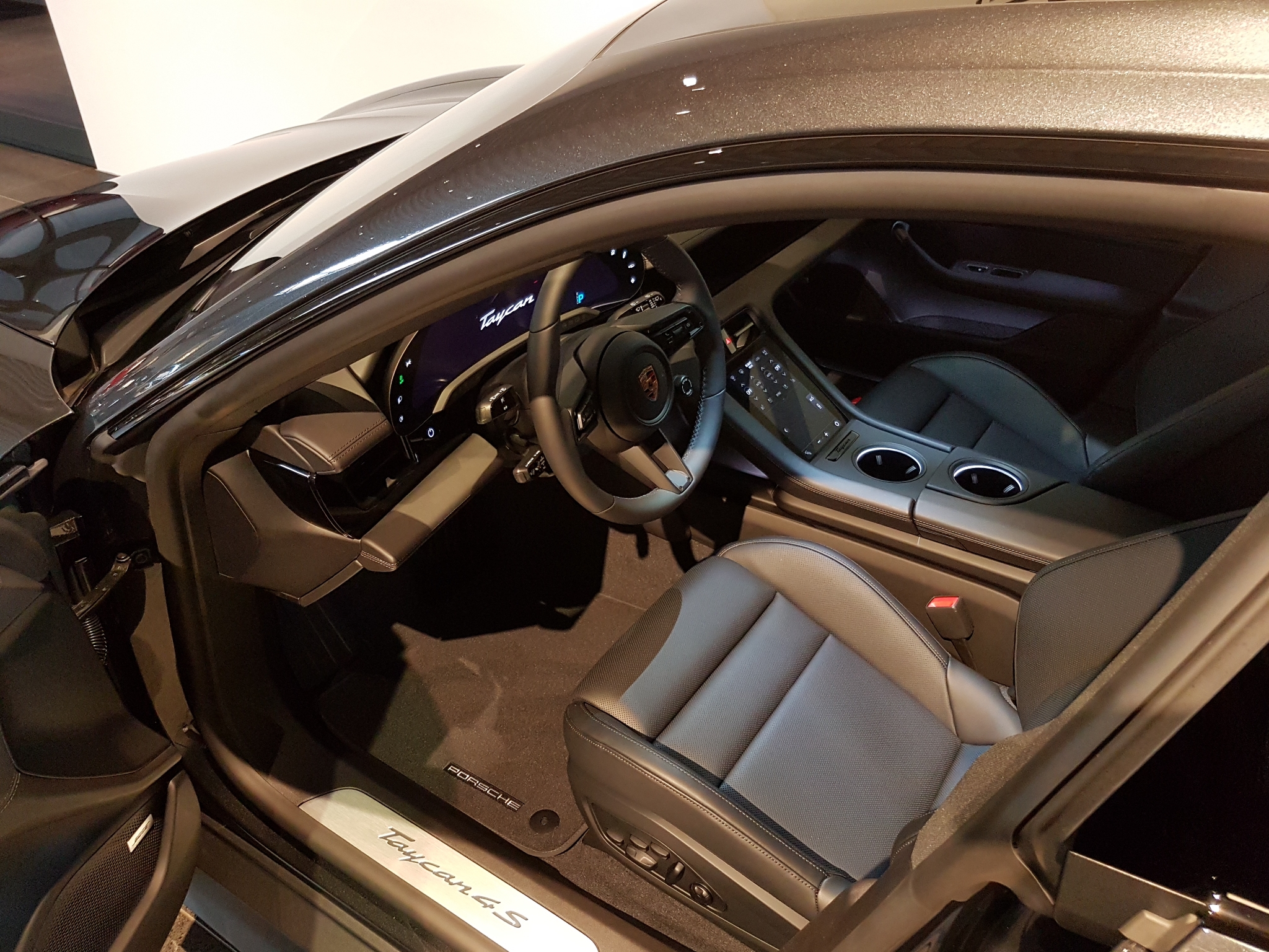 Porsche Taycan 2024, bild 6/39