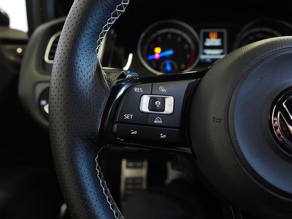 Volkswagen Golf 3-dörrars R 2.0 TSI 300hk 4Motion Manuell | Dynaudio | 2016