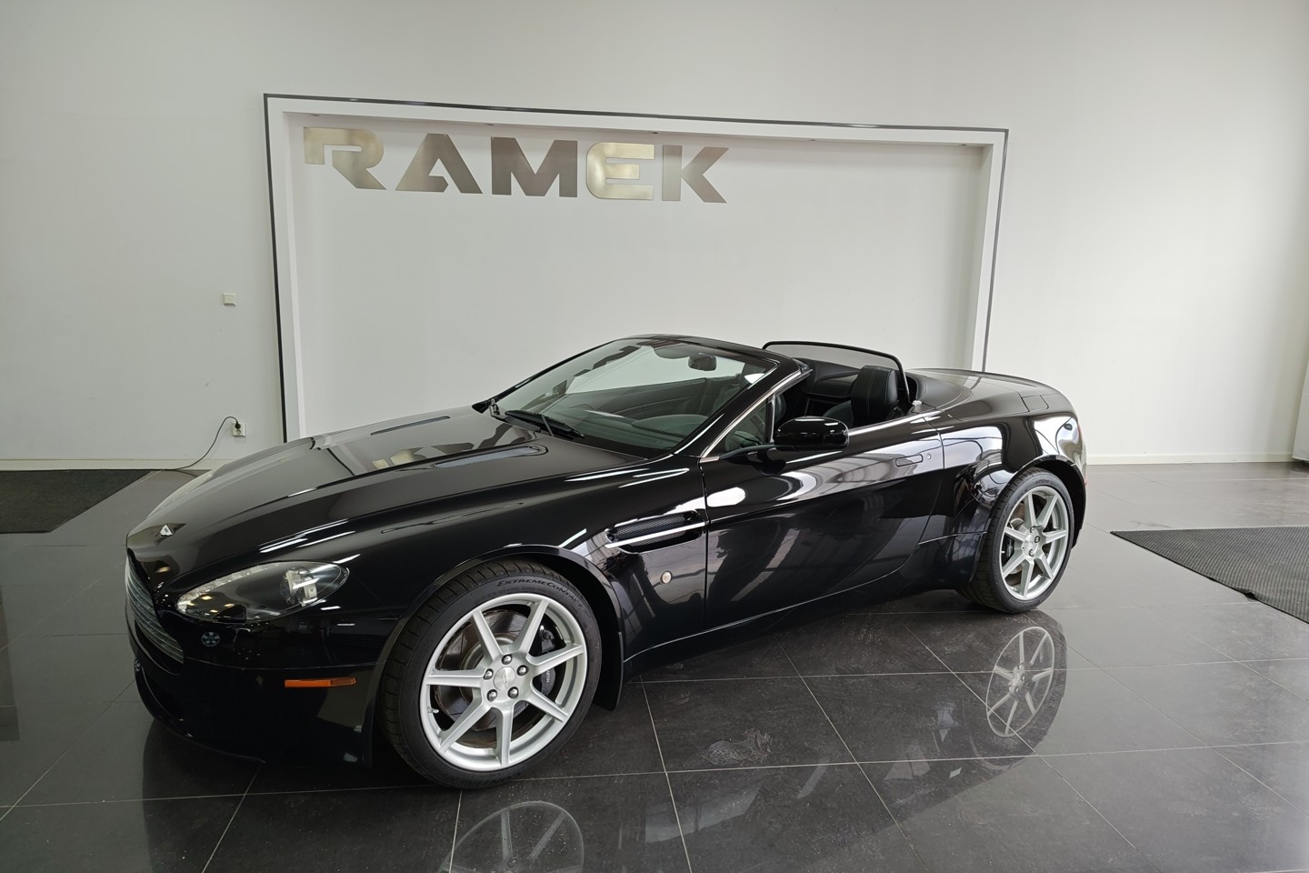 Aston Martin Vantage 4.3 V8 Roadster Cab 2008, bild 3/45
