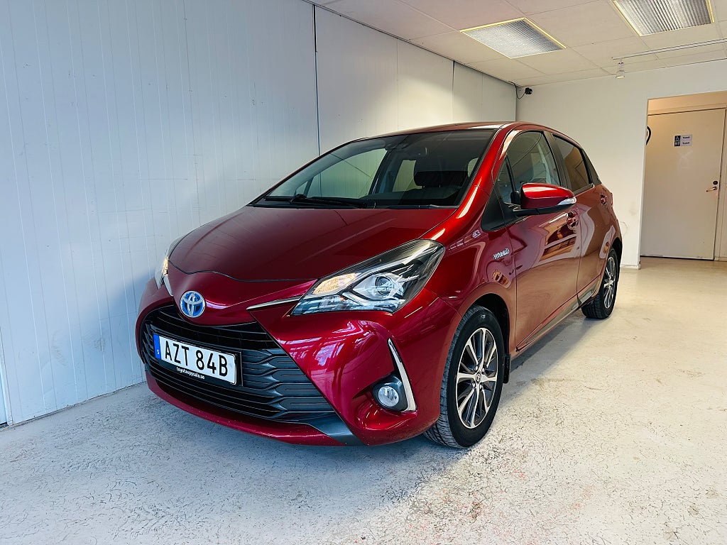 Toyota Yaris Hybrid e-CVT Y20 Euro 6 Backkamera Motorvärmare