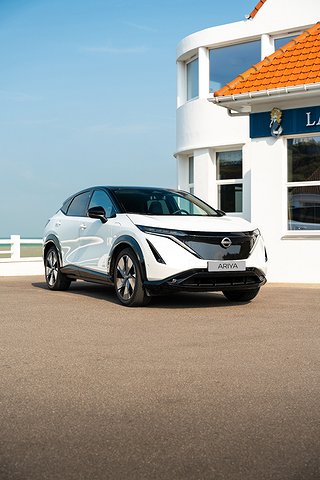 SUV Nissan Ariya 2 av 3