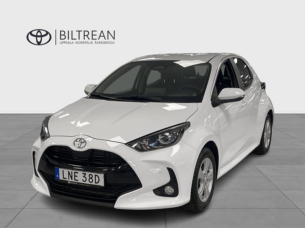 Toyota Yaris Hybrid 115 Active Komfortpkt P-sensorer V-hjul