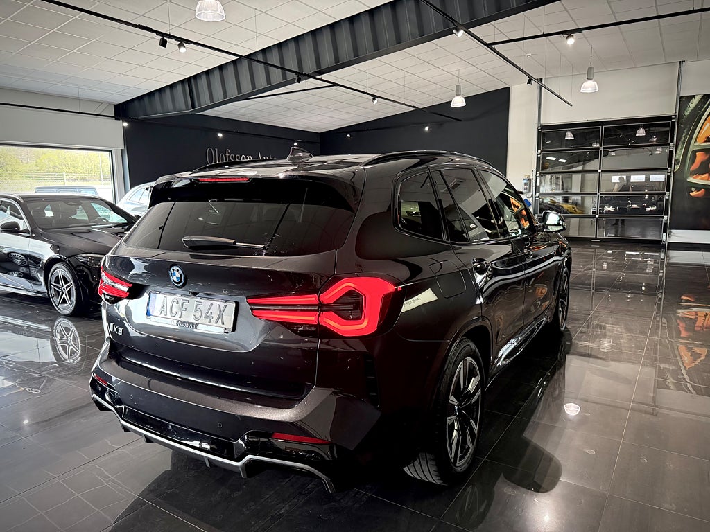 BMW iX3 M Sport Glastak Läder Drag - bild 15