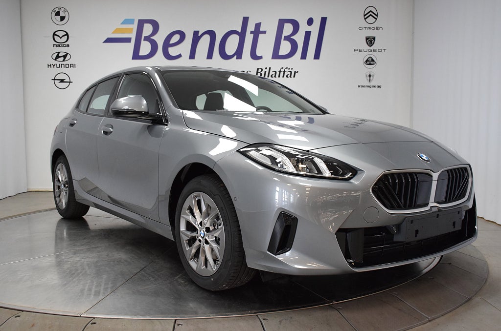 BMW 120 i | Rattvärme | Navi | Backkamera | 2,95%