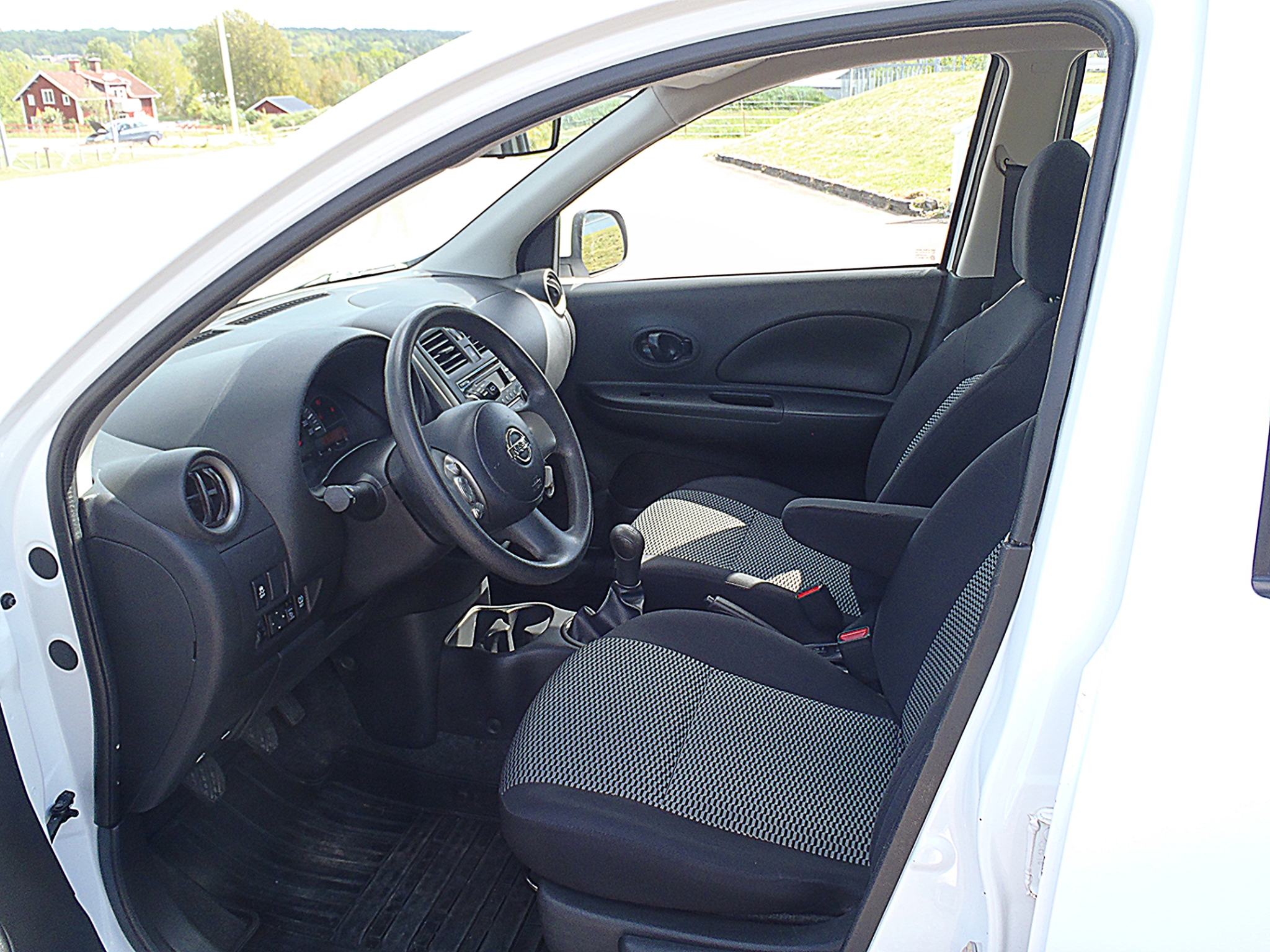 Nissan Micra 1.2 80hk, AC 2016, bild 5/40