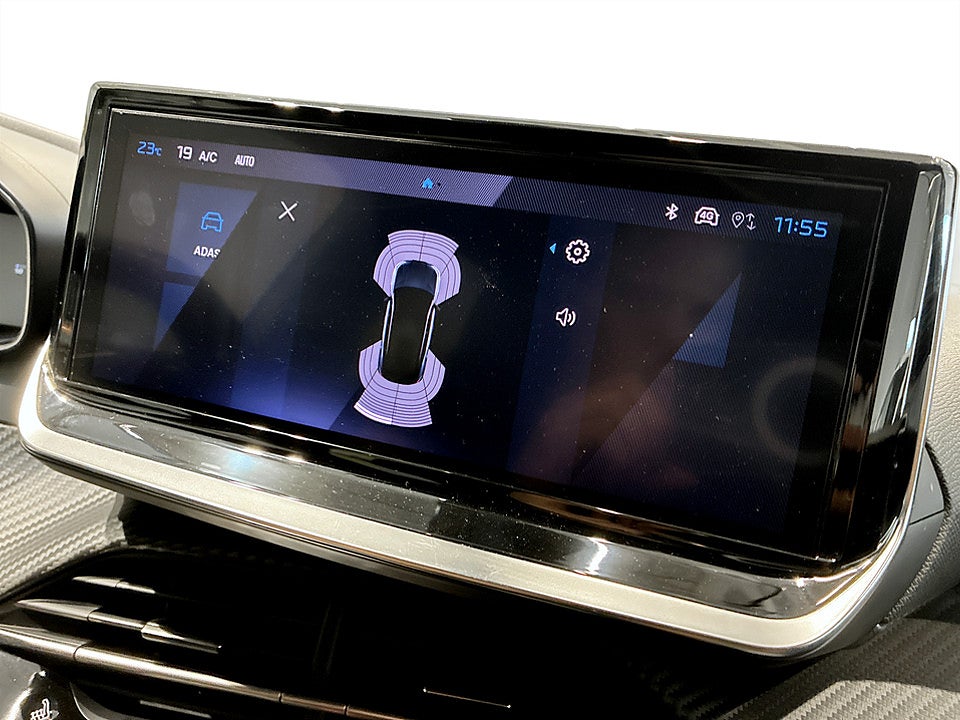 Bild på Peugeot 2008 Allure 1.2 PT 130hk Aut P-SENSORER CARPLAY