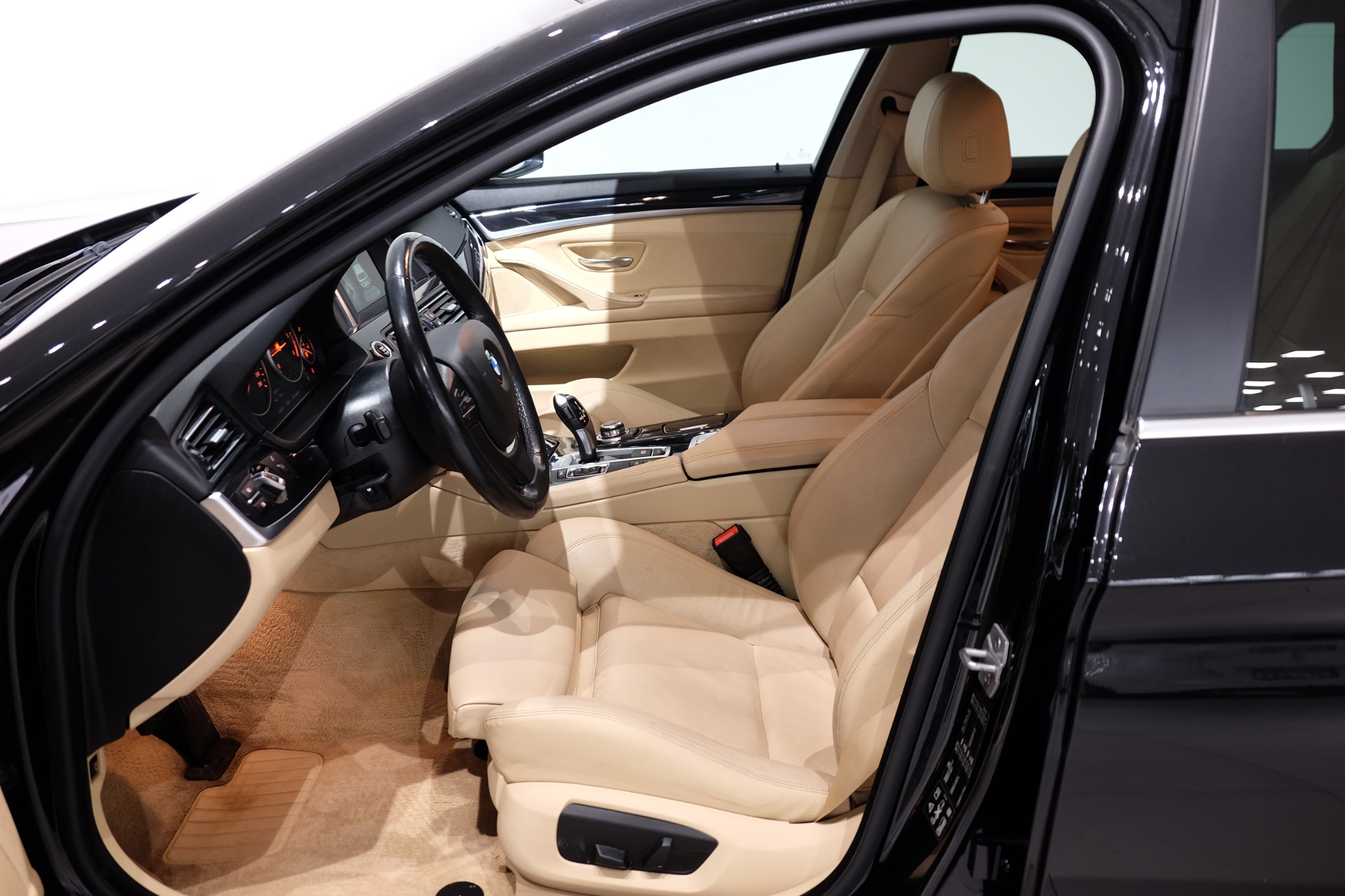 BMW 520 2016, kuva 4/48