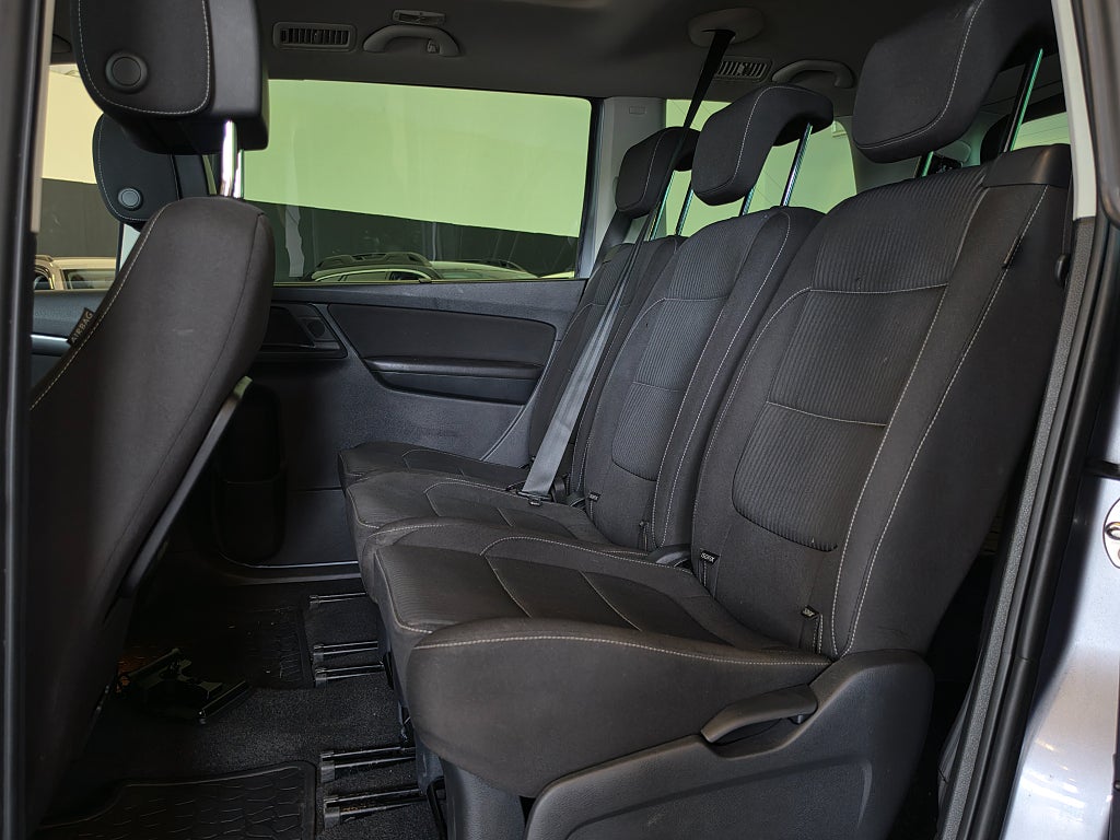 Seat Alhambra 7-sits 2.0 TDI DSG Automat /Panorama/Drag /3,45% ränta
