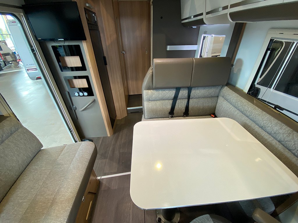 Adria Matrix Supreme 670 SC /Auto / ALDE / Solcell / Taksäng - Adria