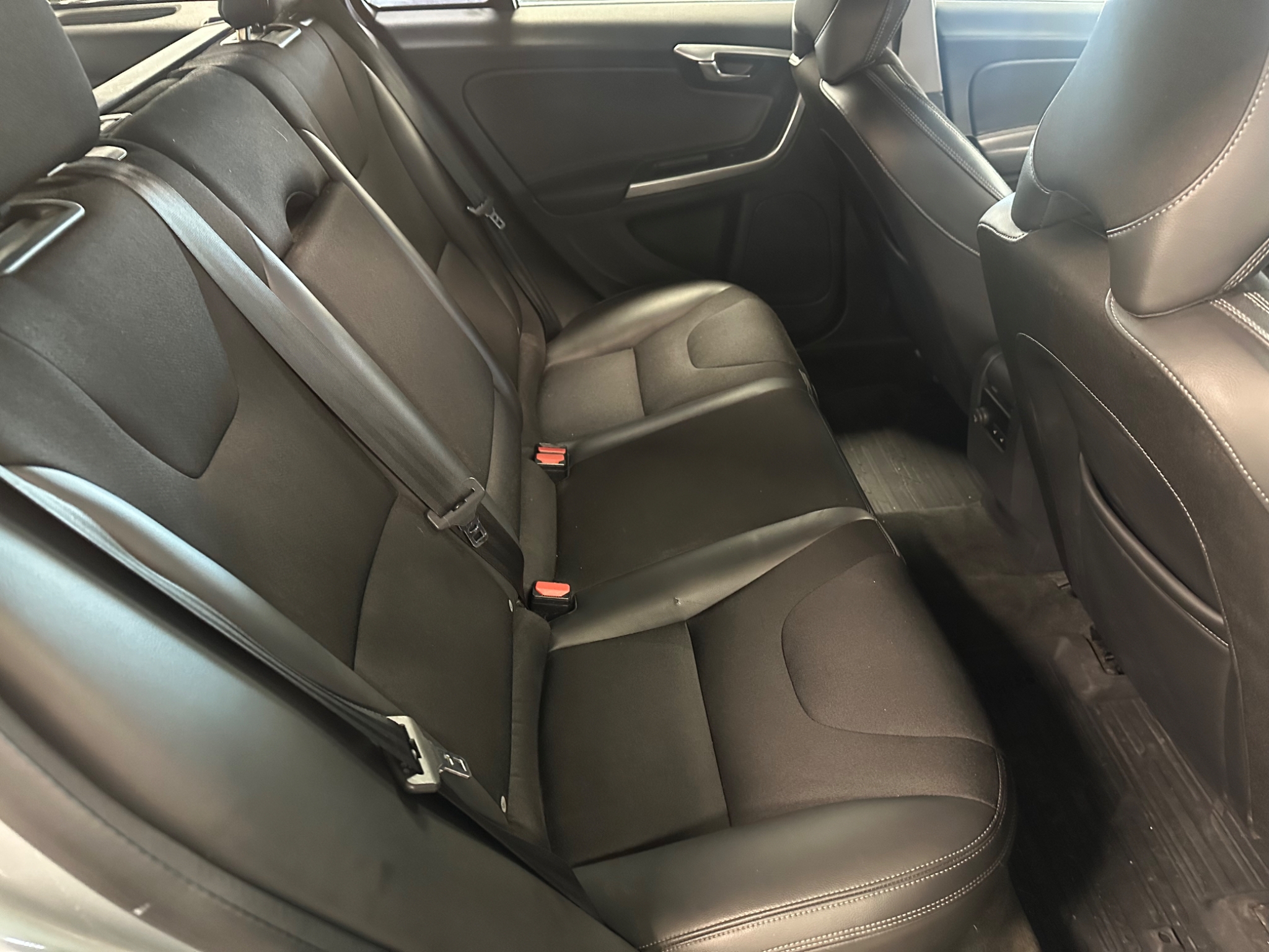 Volvo V60 2017, kuva 6/46