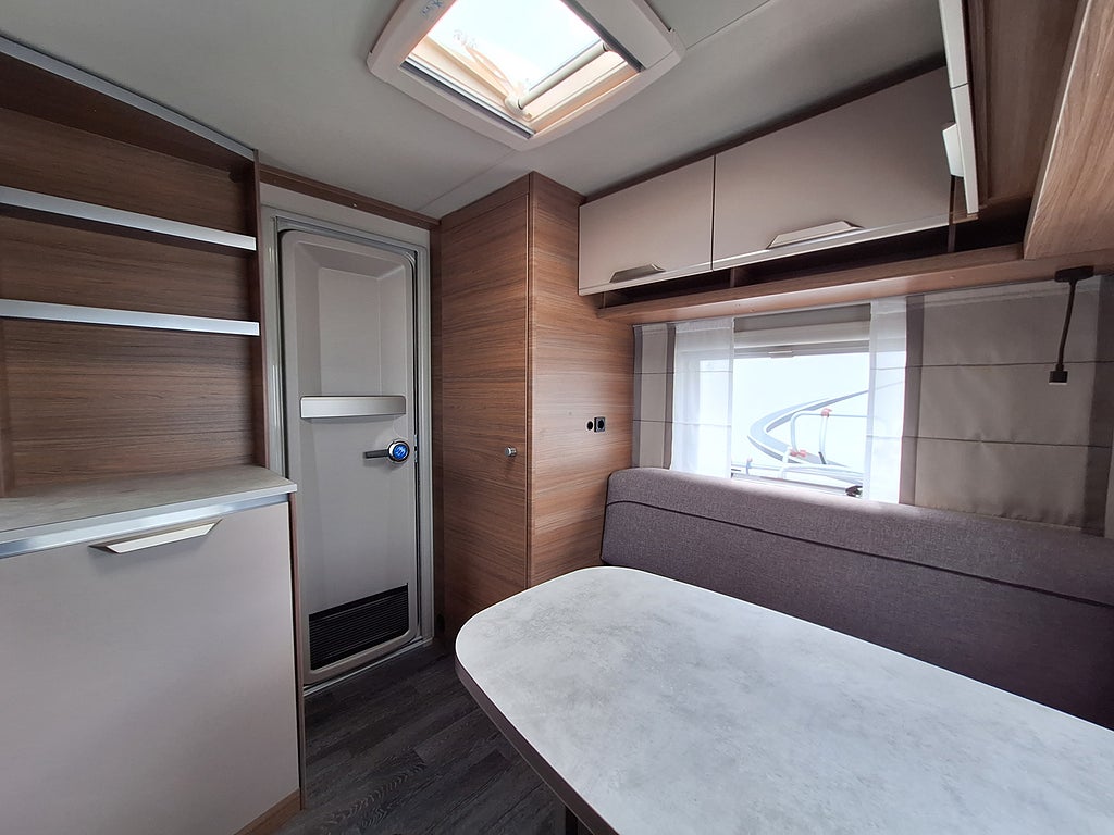Knaus Sport 420 QD Dubbelbädd