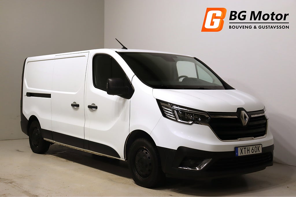 Renault trafic 2.0dCi 130HK D-värm/Drag/Moms/1,99% Ränta
