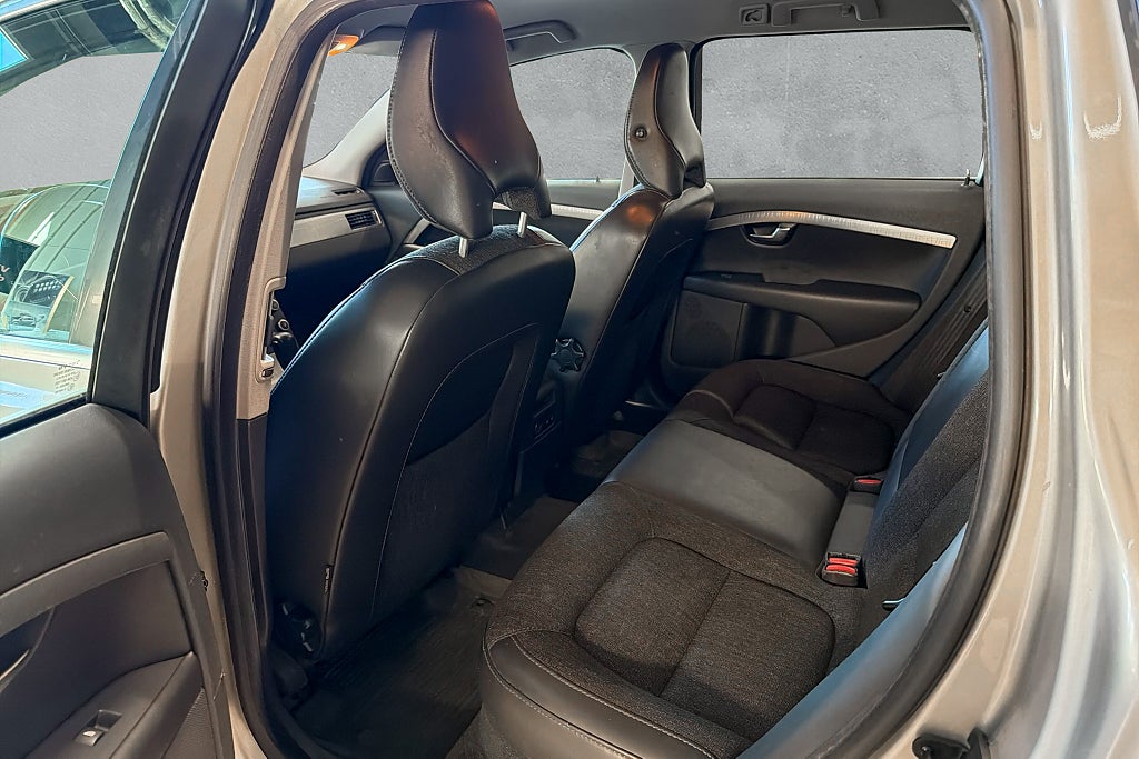 Volvo XC70 2.4D AWD Geartronic Momentum 2-Ägare Dragkrok Välservad