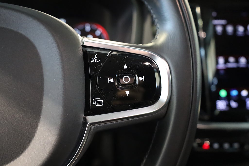 Volvo V60 D4 AWD Aut Momentum H/K Navi Kamera Leasbar 2021