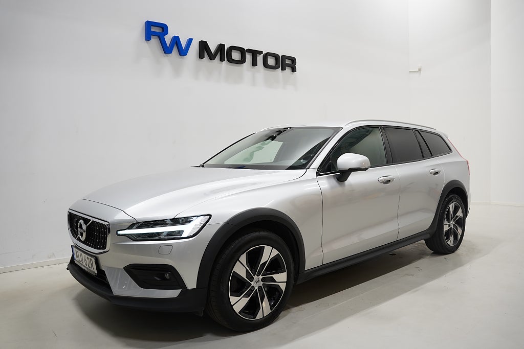 Volvo V60 Cross Country D4 AWD 190hk Advanced SE II D-värmare VOC Drag Carplay