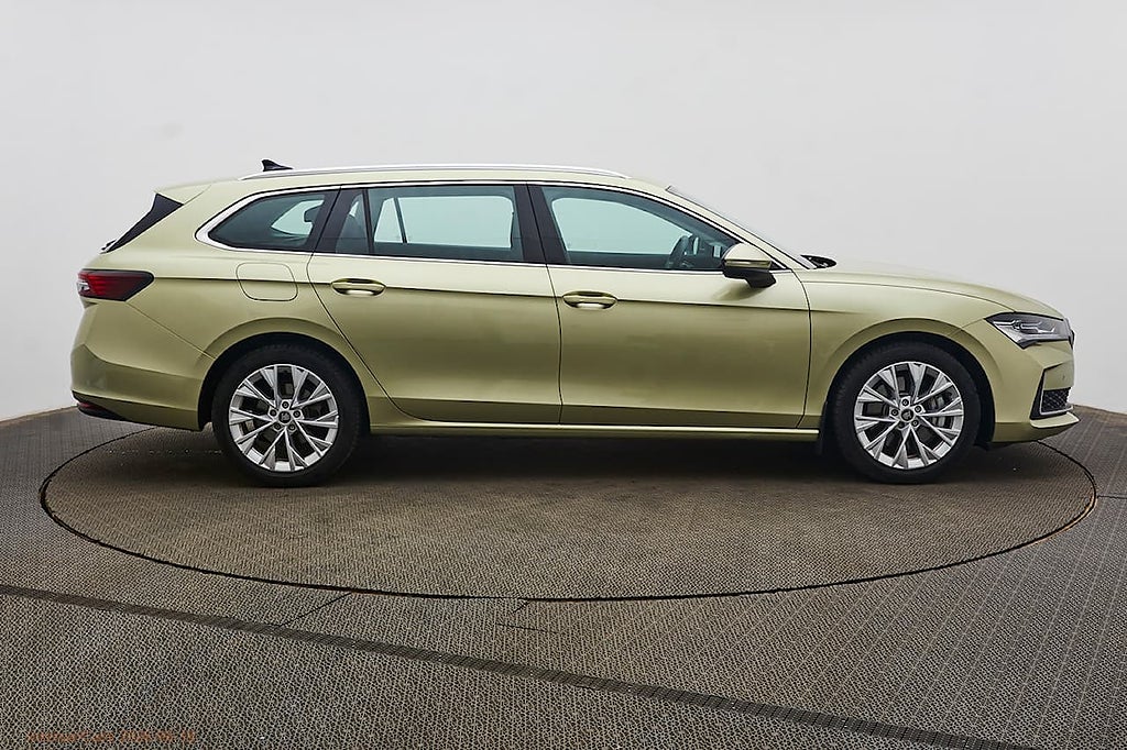 Škoda Superb iV Combi DSG Sequential, 204hp, 2025